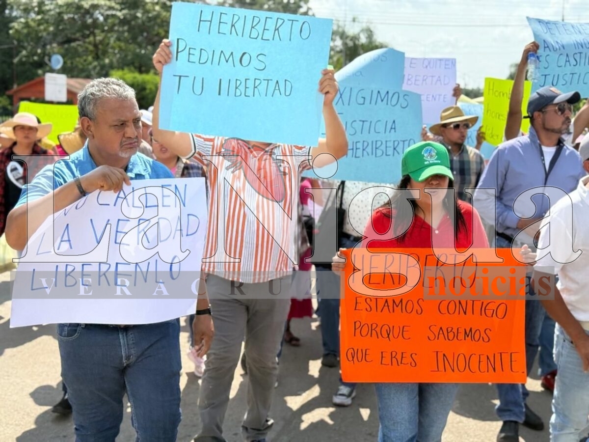 Productores cañeros marchan en Hueyapan de Ocampo; exigen liberación de su líder detenido por secuestro 4 img 20250721 wa0105413716101270979971