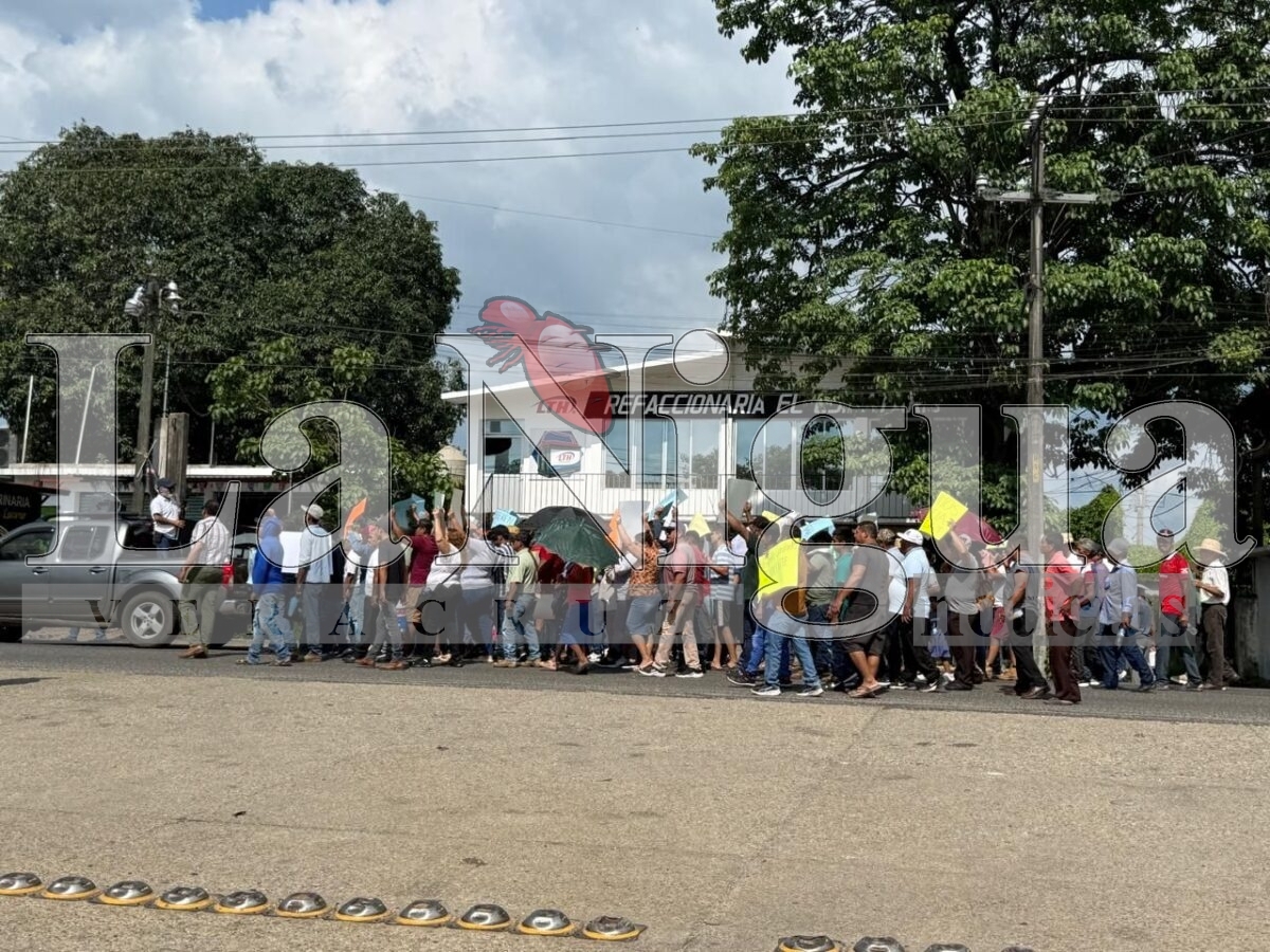 Productores cañeros marchan en Hueyapan de Ocampo; exigen liberación de su líder detenido por secuestro 2 img 20250721 wa01086817811190439195038
