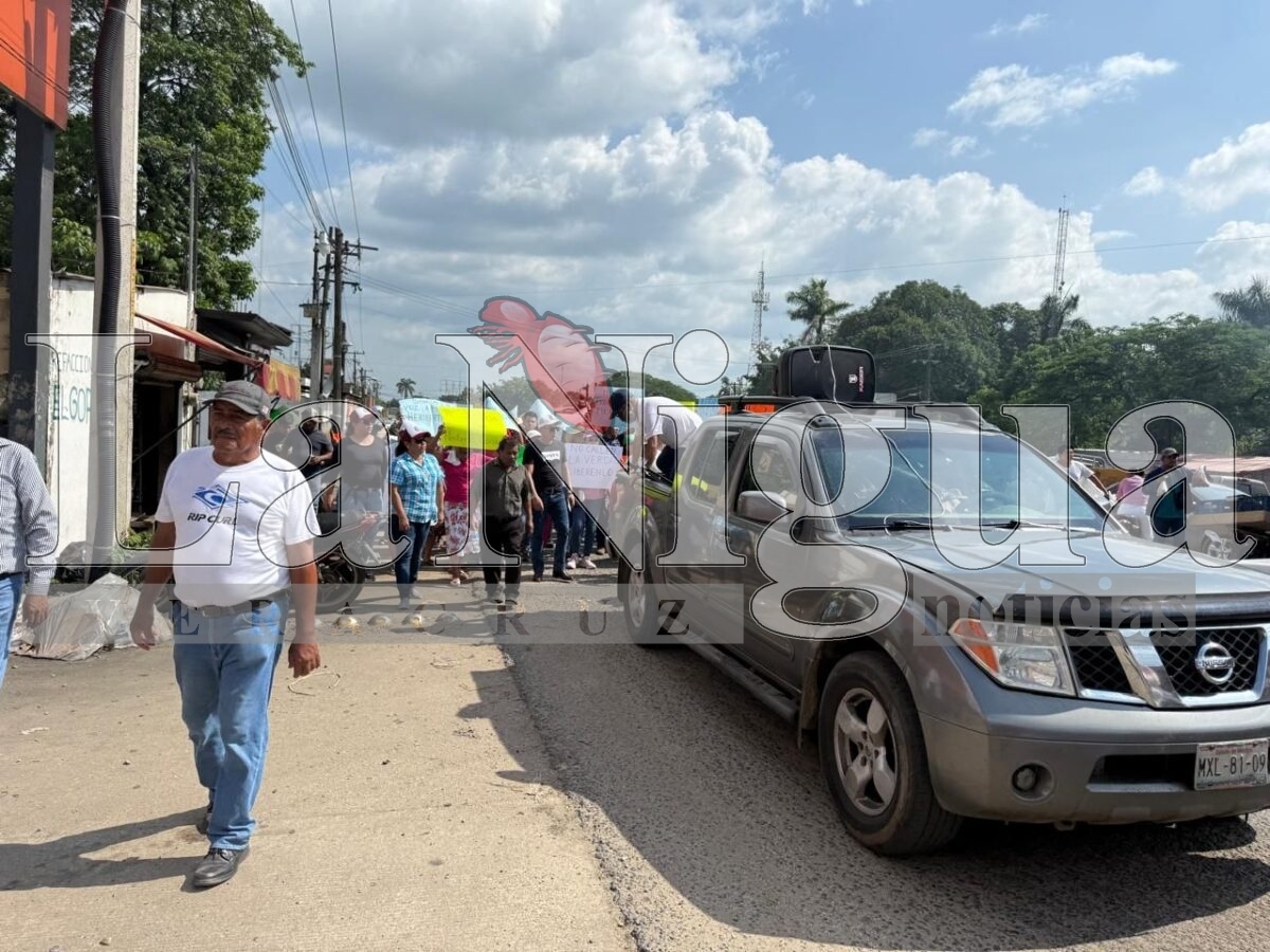 Productores cañeros marchan en Hueyapan de Ocampo; exigen liberación de su líder detenido por secuestro 3 img 20250721 wa01096877889672511426707