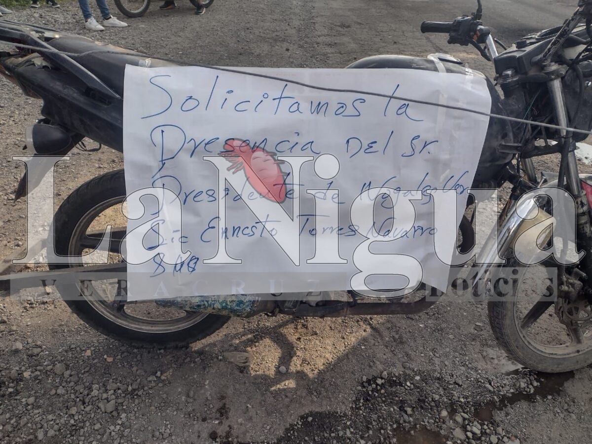 Bloquean carretera en Acultzingo por detención de tres jóvenes acusados de asesinar a repartidor de Lala 1 img 20250721 wa01232697448187573896414