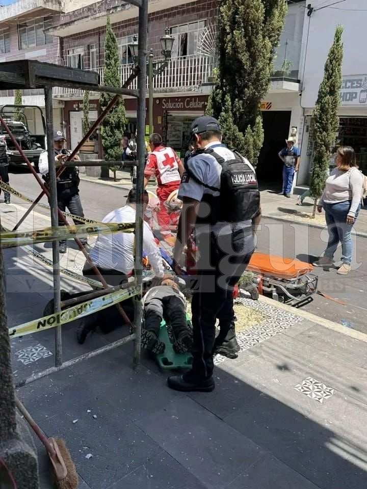 Trabajador sufre descarga eléctrica y cae de andamio en el centro de Orizaba 2 img 20250724 wa01628825994158200681355