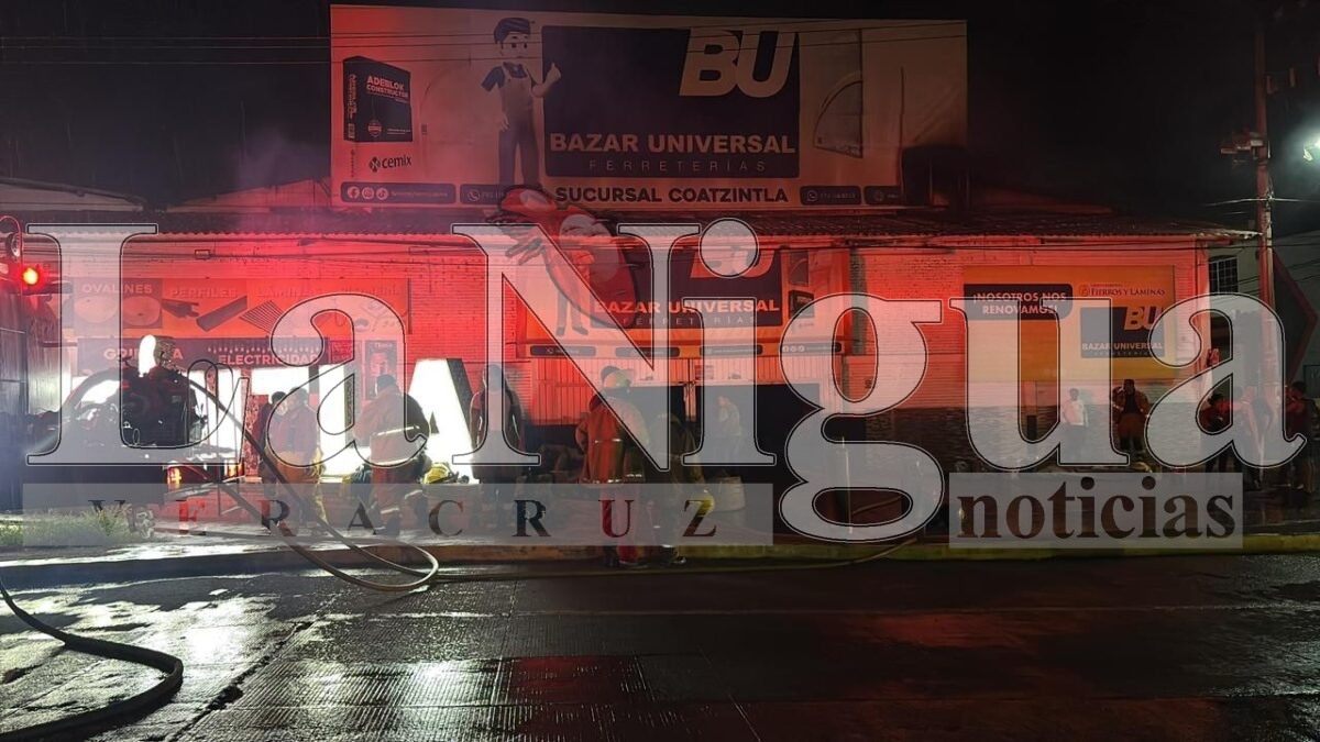 Fuerte incendio consume bodega en Coatzintla 3 img 20250727 wa00283810807216038271607