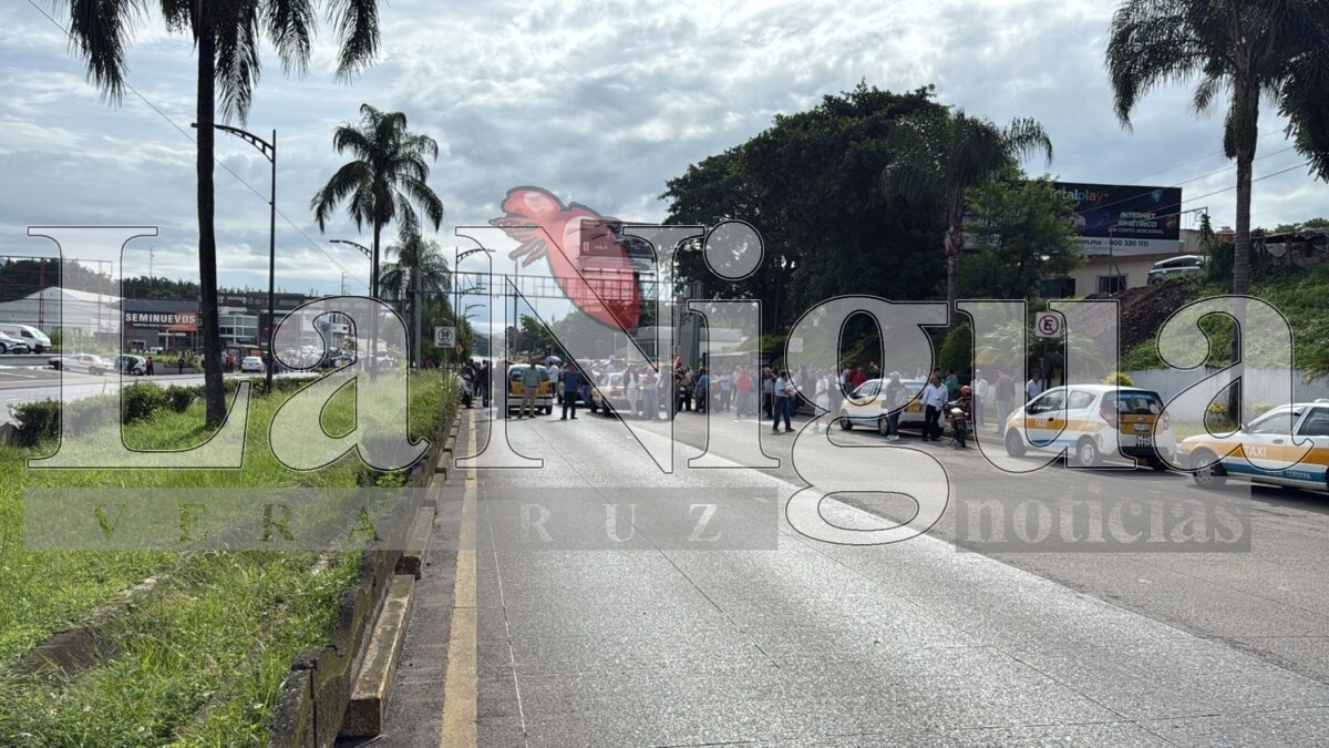 Bloqueos en todo el estado por parte de taxistas 45 img 20250728 wa00179077878829019623911
