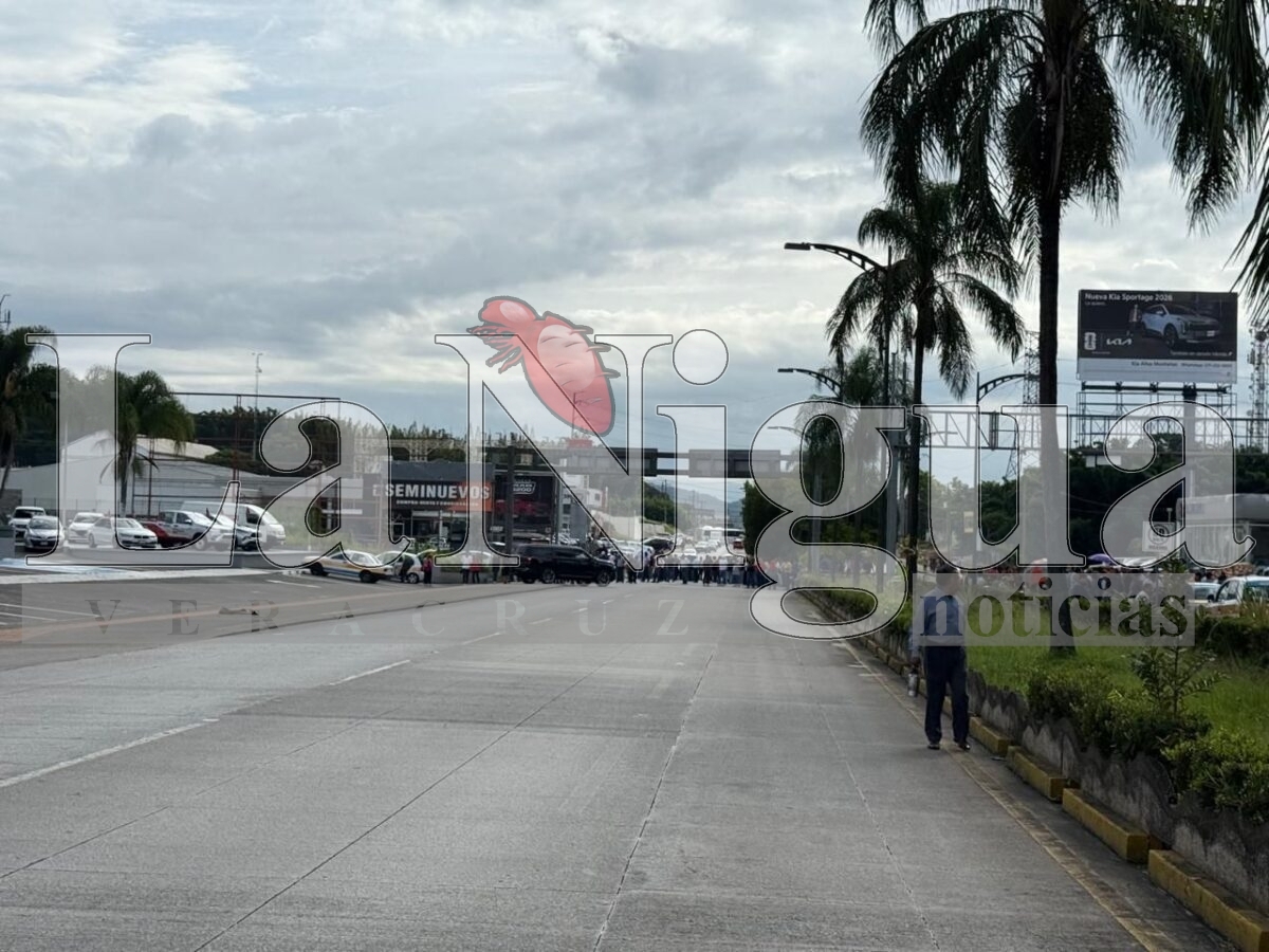 Bloqueos en todo el estado por parte de taxistas 46 img 20250728 wa00185191603821348984345