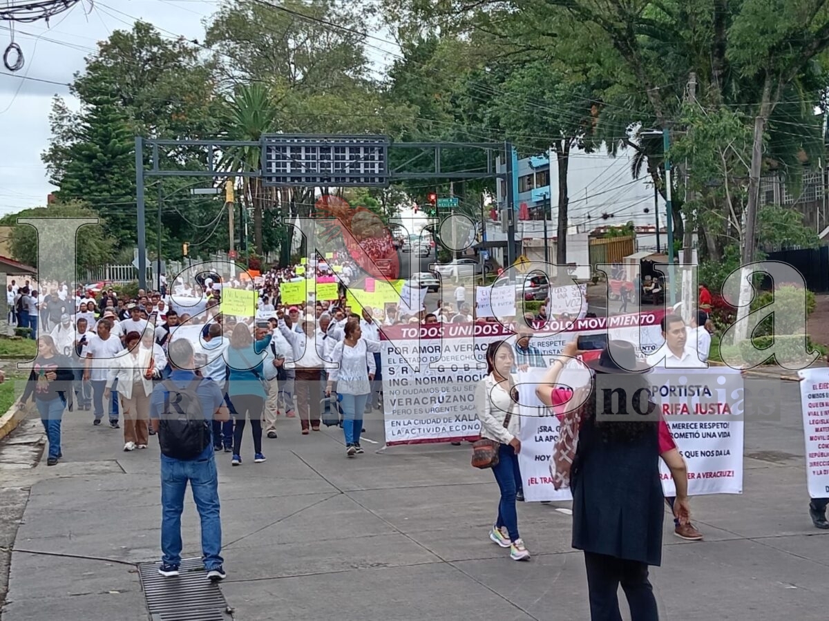 Bloqueos en todo el estado por parte de taxistas 14 img 20250728 wa00225851872912840691984