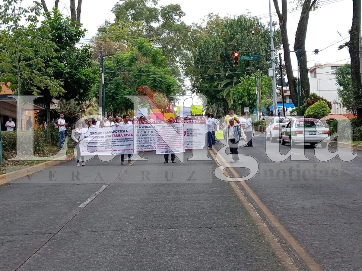 Bloqueos en todo el estado por parte de taxistas 18 img 20250728 wa00259087862815695783126