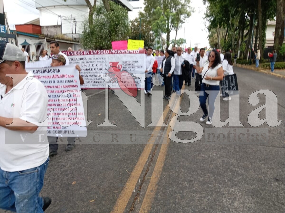 Bloqueos en todo el estado por parte de taxistas 11 img 20250728 wa00297363851654449446452
