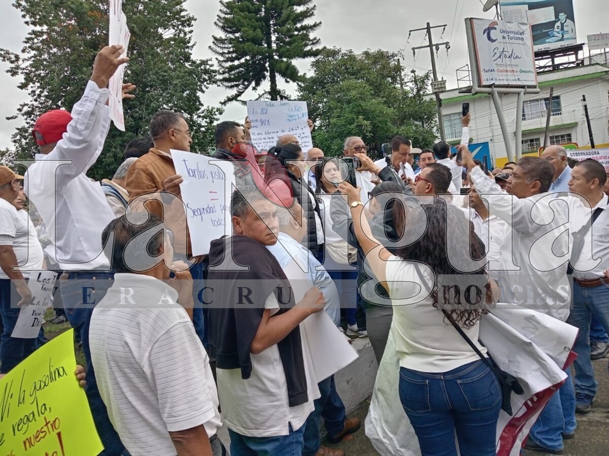 Bloqueos en todo el estado por parte de taxistas 41 img 20250728 wa00325870671052520758497