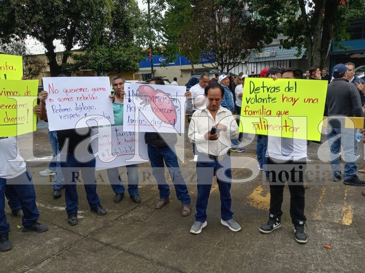 Bloqueos en todo el estado por parte de taxistas 36 img 20250728 wa00376795886445585411380