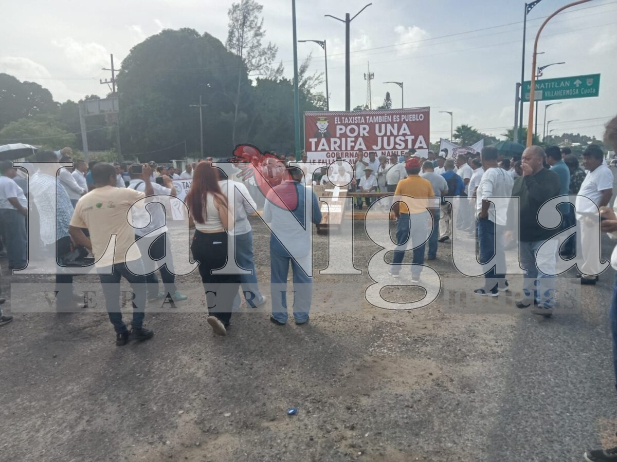 Bloqueos en todo el estado por parte de taxistas 20 img 20250728 wa00557975252399847894469