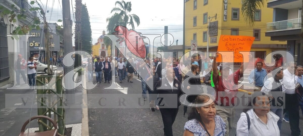 Bloqueos en todo el estado por parte de taxistas 4 img 20250728 wa0061120431944822847908