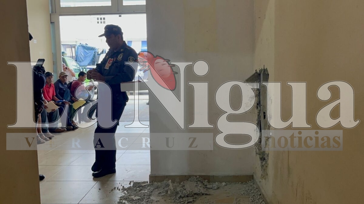 Presunto robo en oficinas de Hacienda del Estado en Acayucan 4 img 20250728 wa00721523377401683363577