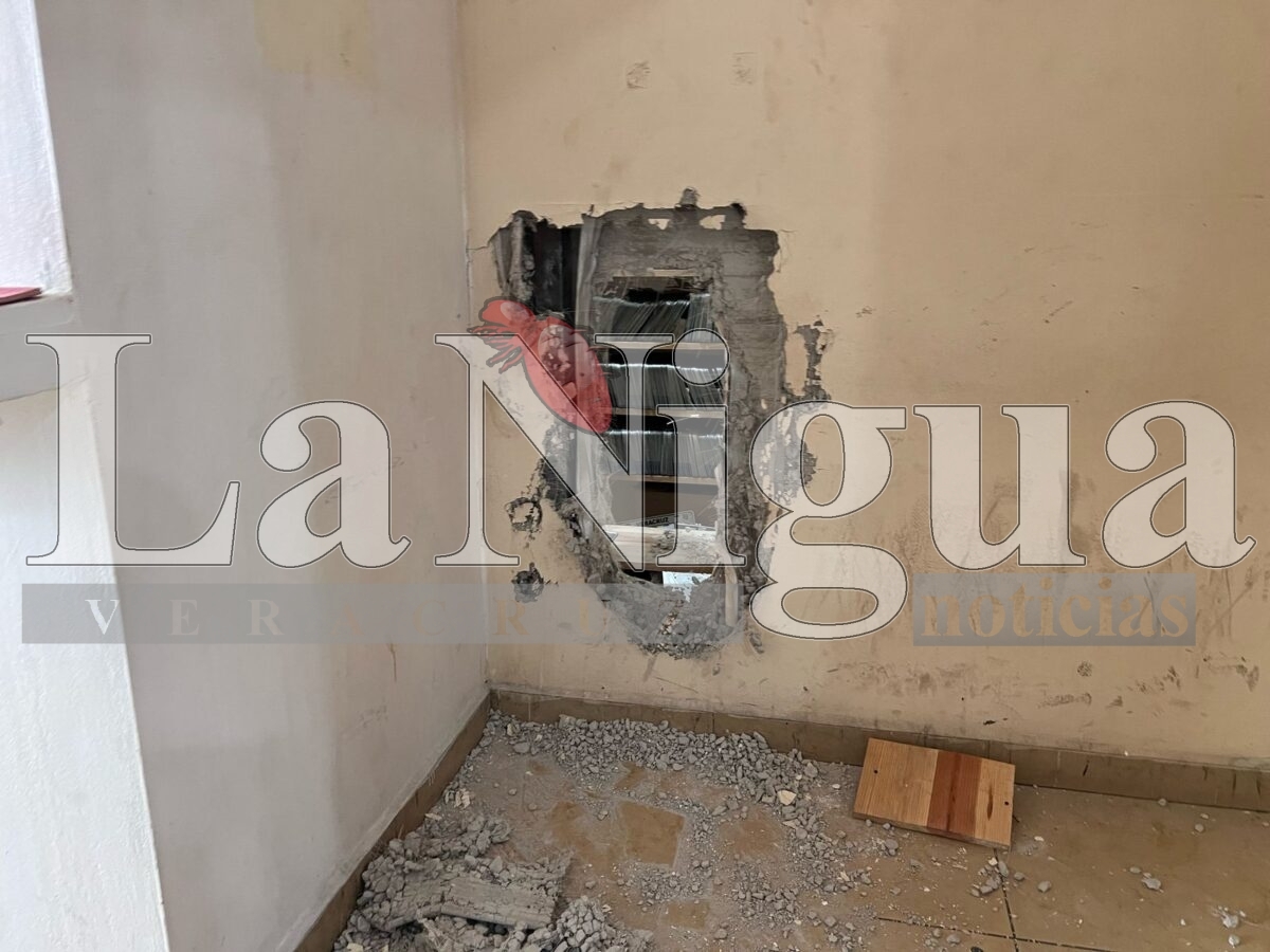 Presunto robo en oficinas de Hacienda del Estado en Acayucan 2 img 20250728 wa00742813288236930815189