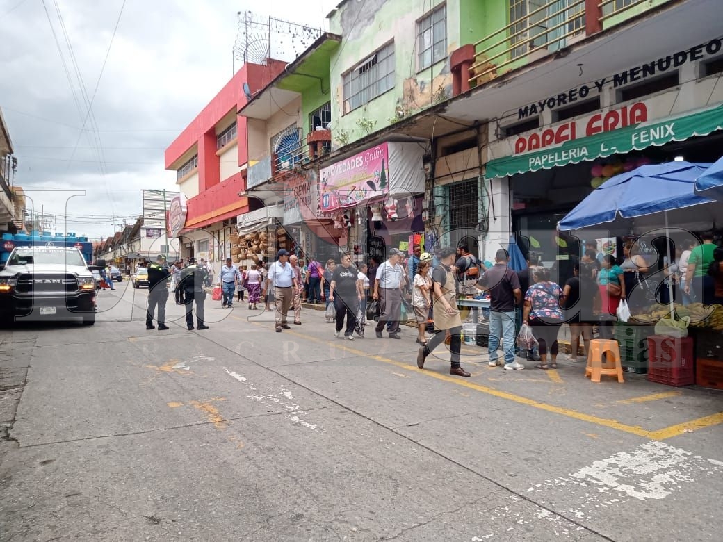 Tres trabajadores de Gas Atlántico resultan con quemaduras tras flamazo en cuartería de la zona del mercado en Córdoba 5 img 20250729 wa00438944894439544680825