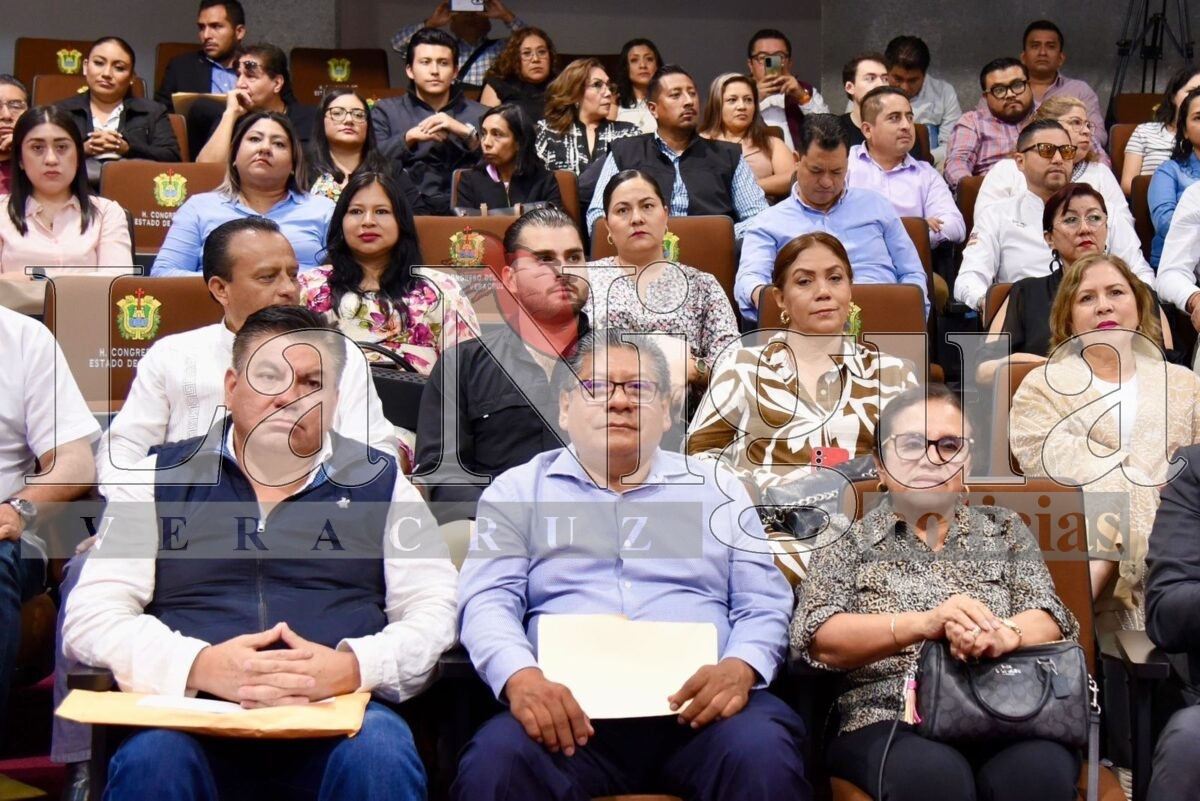 Entrega Congreso cartas de liberación de deuda pública a ayuntamientos 8 img 20250729 wa00619175779312488313656