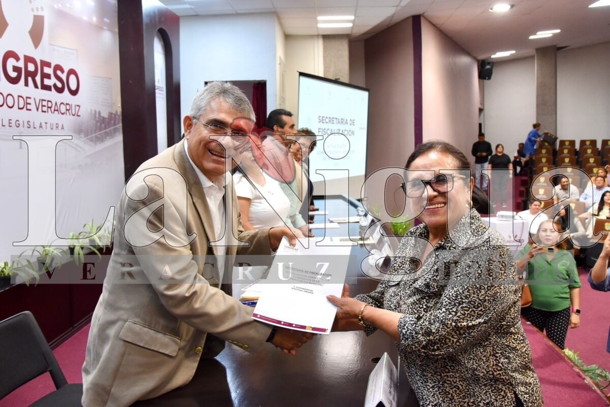 Entrega Congreso cartas de liberación de deuda pública a ayuntamientos 5 img 20250729 wa00636444401691103118006