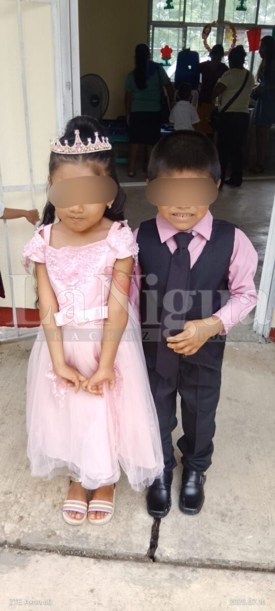 Niños indígenas se gradúaron y así se despiden de su maestro quién falleció días antes de la clausura 2 polish 20250717 1750080616555285991365930196