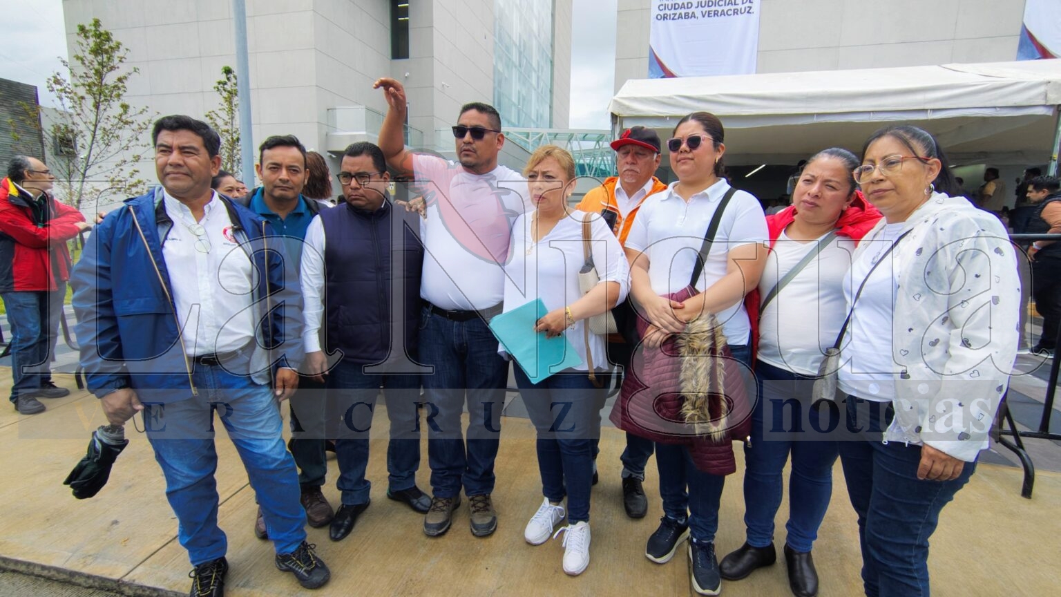 Adeudan 7 meses de prestaciones a empleados de Cecytev en zona centro