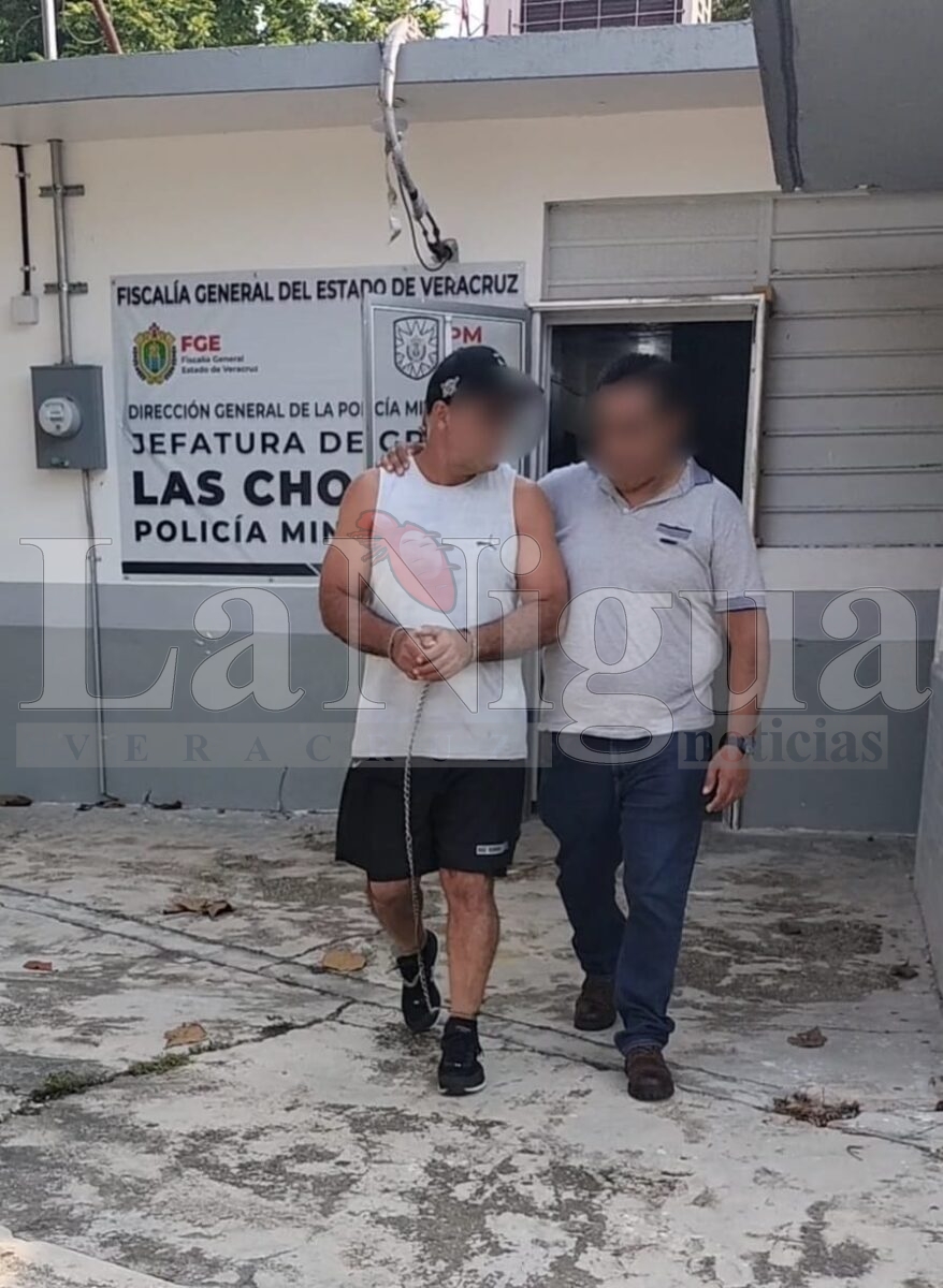 Detienen a trabajador de Pemex acusado de golpear y amenazar a comerciante en Las Choapas