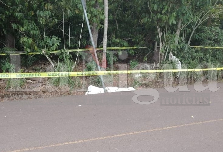 Muere mujer motociclista en Zentla IMG 20250819 WA0148