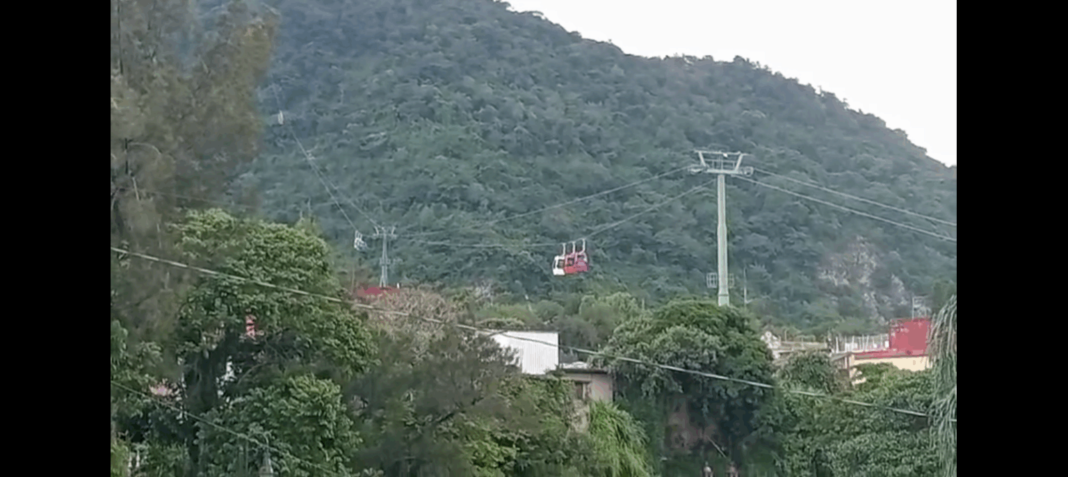 Turistas quedan atrapados en el teleférico de Orizaba