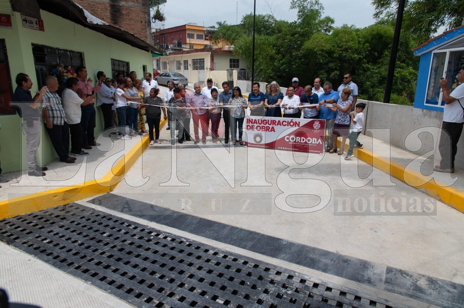 Entrega presidente Juan Martínez la rehabilitación del puente vehicular en barrio de “Las Pitayitas”