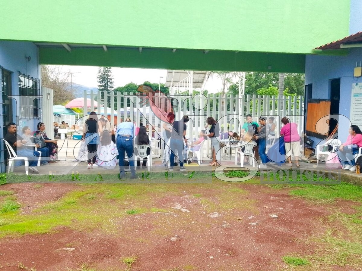 Servicios en corte de cabello y belleza gratuitos en el Centro Comunitario Benito Juárez