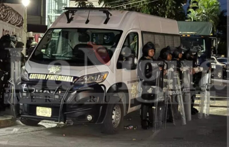 Sorprenden con fuerte operativo en el CERESO de Poza Rica para prevenir motín 2 img 20250806 wa00034238479245434791055