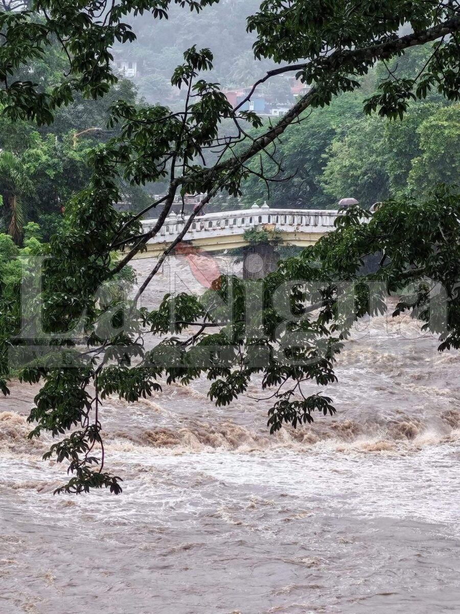 Santiago Tuxtla activa protocolos de emergencia tras intensas lluvias; río Tepango alcanza su capacidad máxima. 7 img 20250806 wa00202635618356710419134