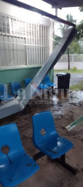 Cuatro lesionadas al caer estructura del IMSS en Veracruz 2 img 20250806 wa02135520232079948510453