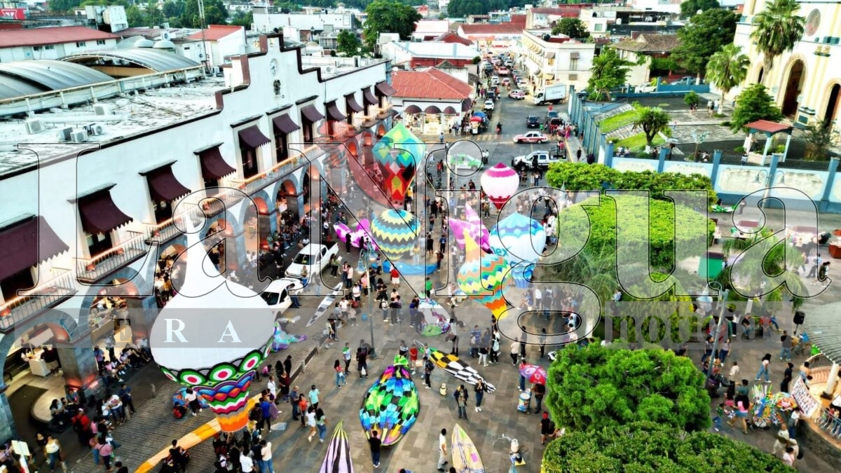 2da exhibición de globos del Festival internacional del Globo de Papel 2025 San Andrés Tuxtla 4 img 20250809 wa0017152871556829385406