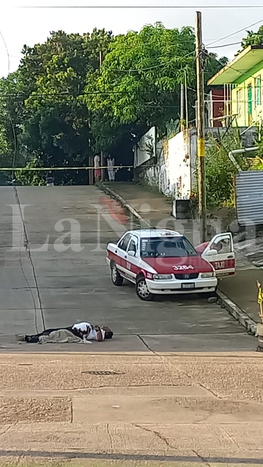 Tragedia en Coatzacoalcos: taxista muere electrocutado al intentar mover un cable