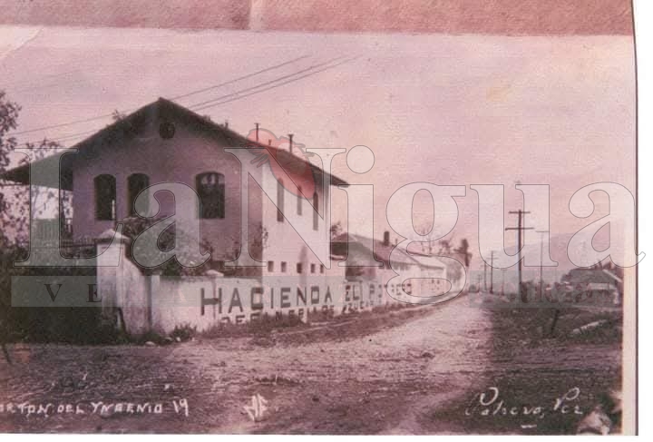 Fotografía 3. Ingenio El Potrero 1968, se puede notar en la esquina la casa donde iniciaba la Col. McClean. Detrás del almacén se ve la casa donde vivieron Jorge Cuesta y Lupe Marin