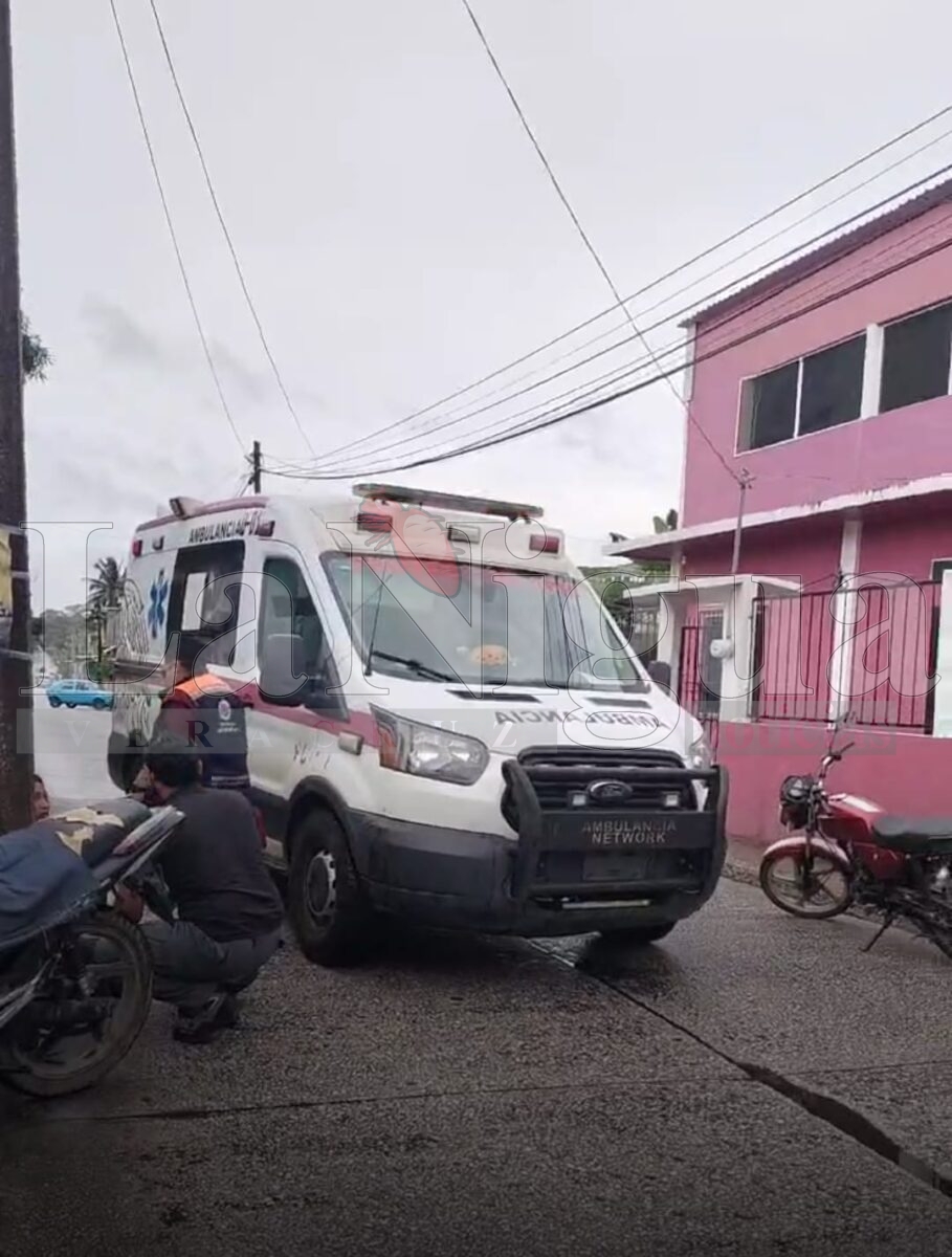 Mujer policía resulta lesionada tras ser embestida por un taxi