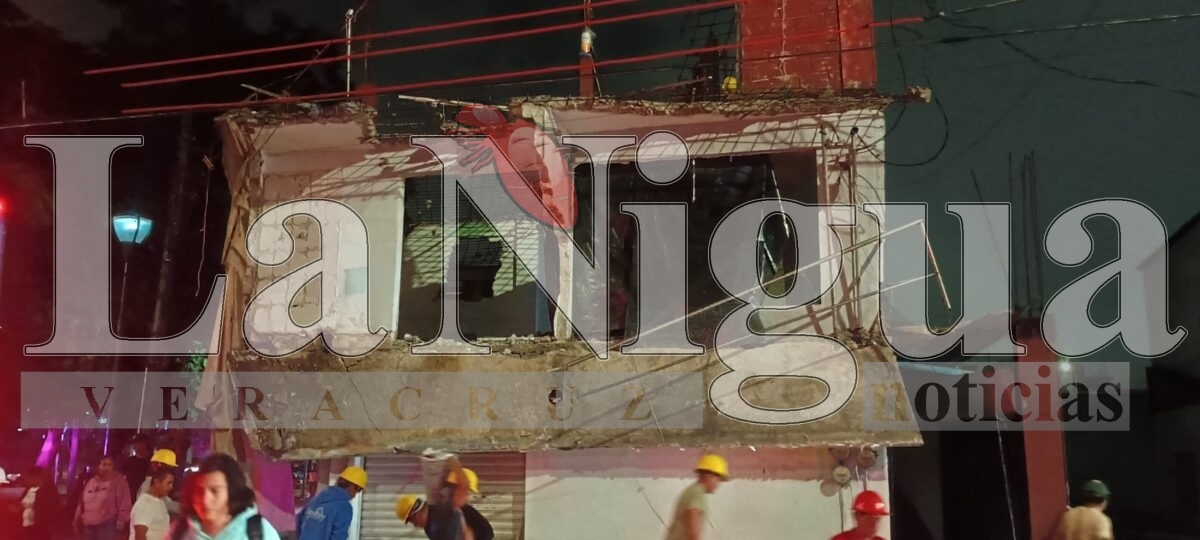Se desploma techumbre de vivienda en demolición en Orizaba; no hubo lesionados