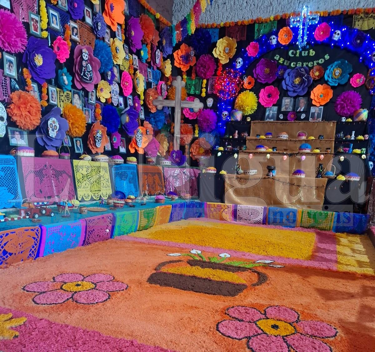 La ofrenda del Día de Muertosdel Club Azucarero, estupenda