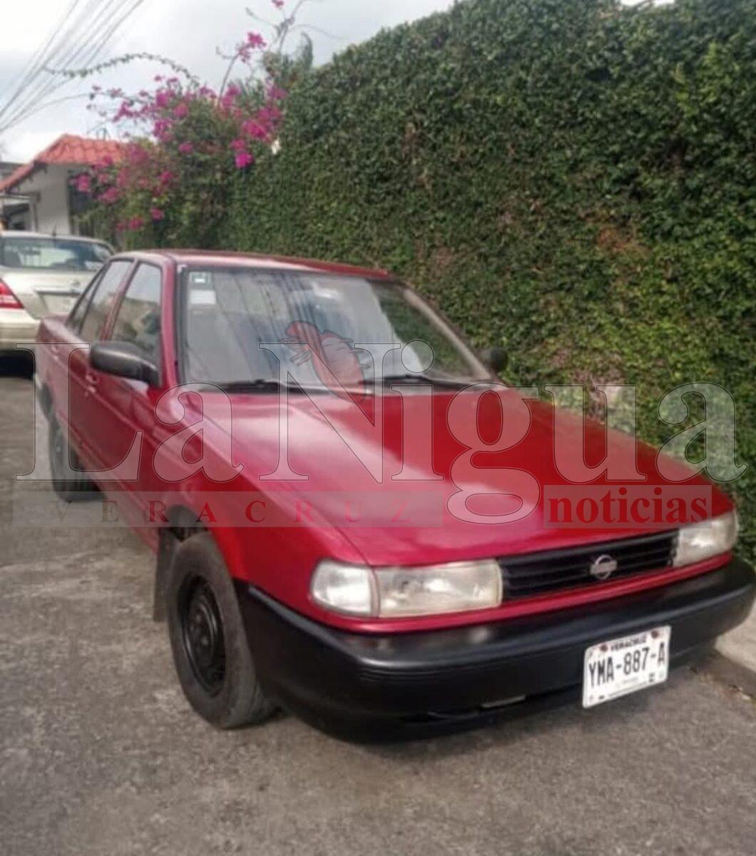 Auto robado en Fortín de las Flores; solicitan apoyo ciudadano