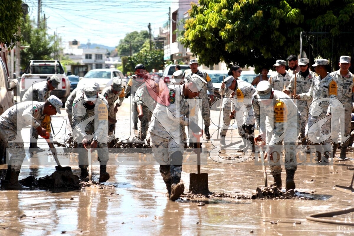 “Ninguna persona damnificada se quedará sola, cuentan con el Gobierno de México”: Claudia Sheinbaum en Poza Rica 2 img 20251012 wa0043608633347632599992