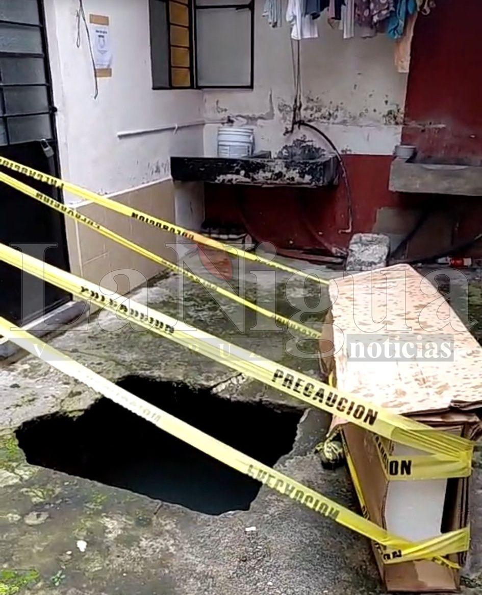 Cuatro familias desalojan sus viviendas en Córdoba tras aparición de socavón