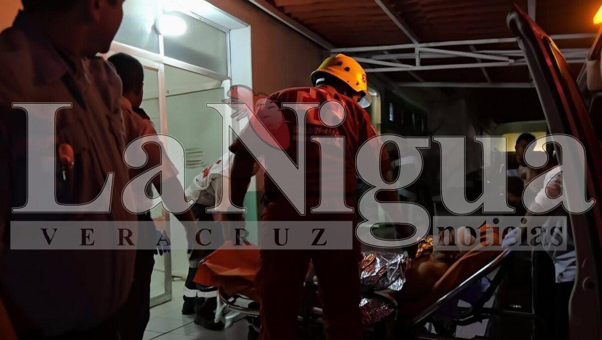Taxista resulta gravemente herido durante asalto en la zona del Cerro de Nanchital.