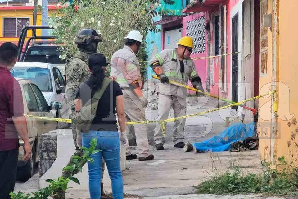 Hombre muere electrocutado al intentar robar cables en Veracruz