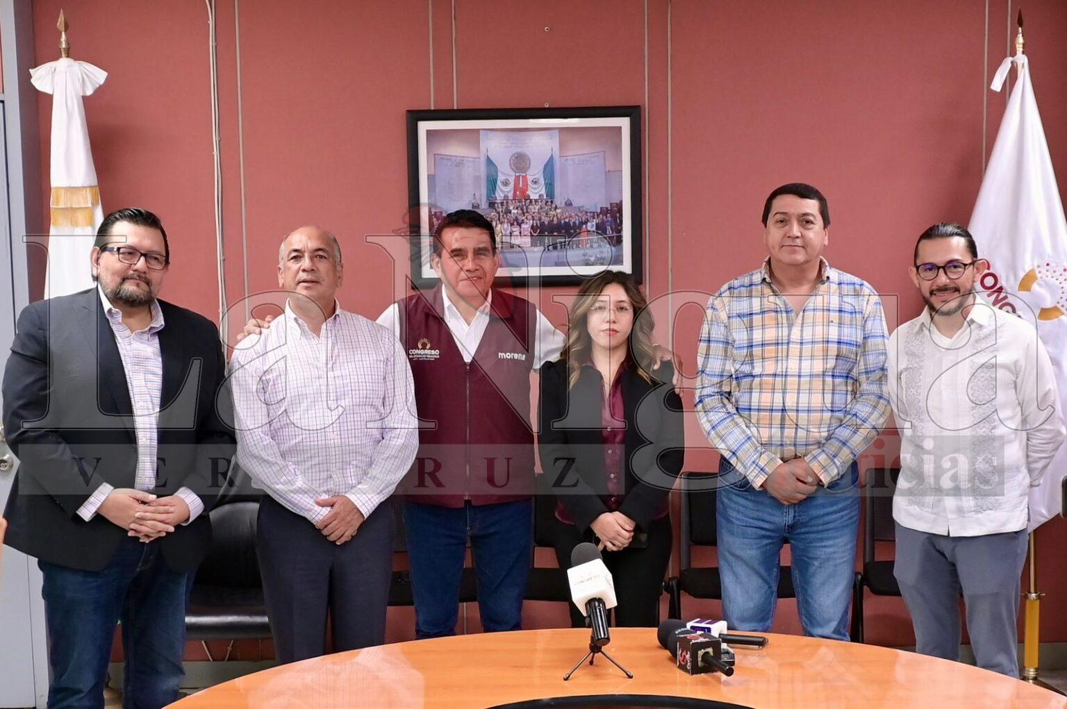 Donan diputadas y diputados un mes de salario a damnificados