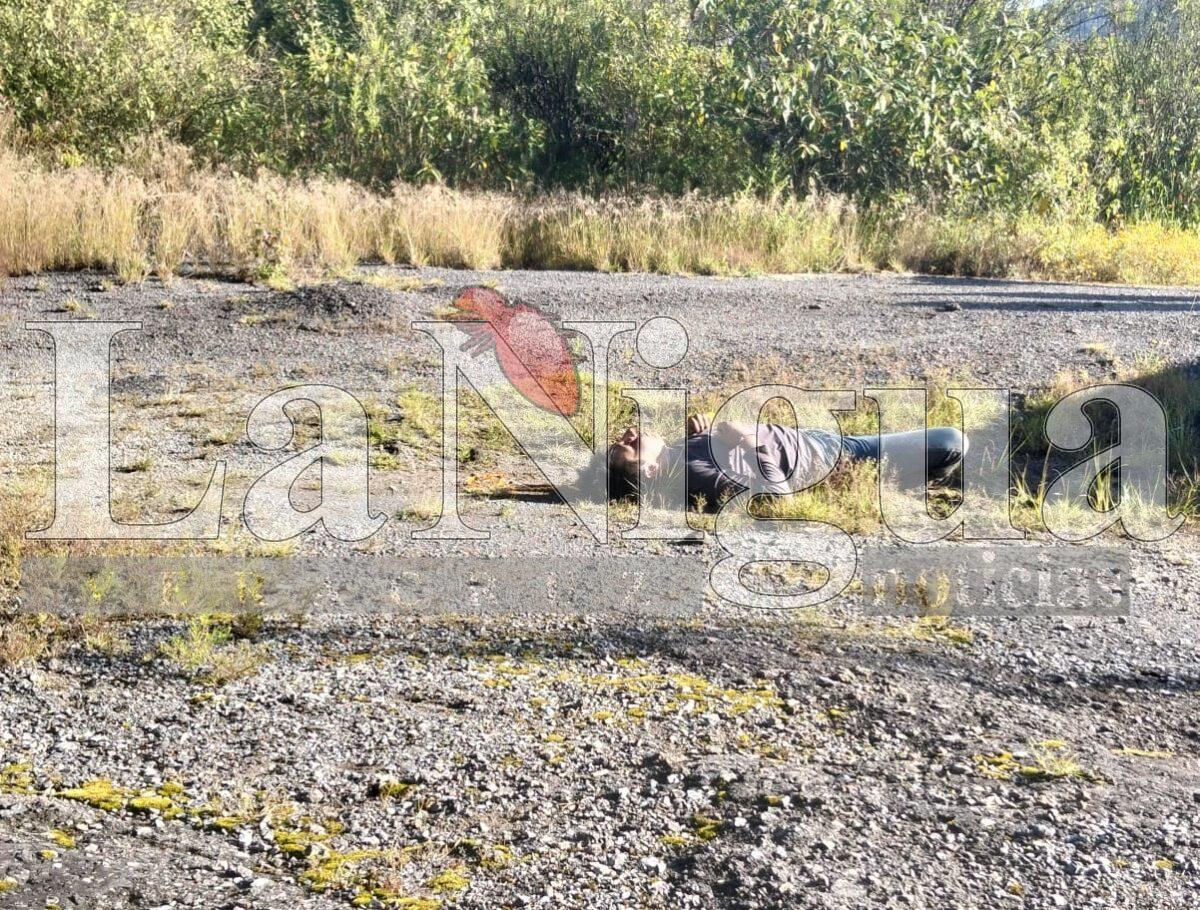 Abandonan cuerpo de un ejecutado a un costado de la Orizaba-Puebla