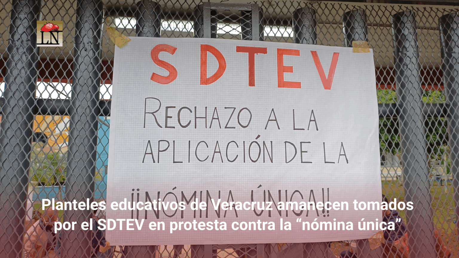 Planteles educativos de Veracruz amanecen tomados por el SDTEV en protesta contra la “nómina única”
