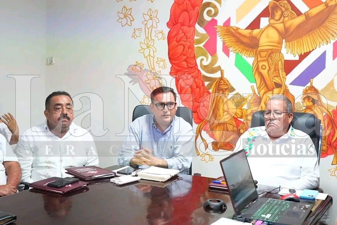 El alcalde electo Gonzalo Flores, se reúne con la administración saliente en Papantla