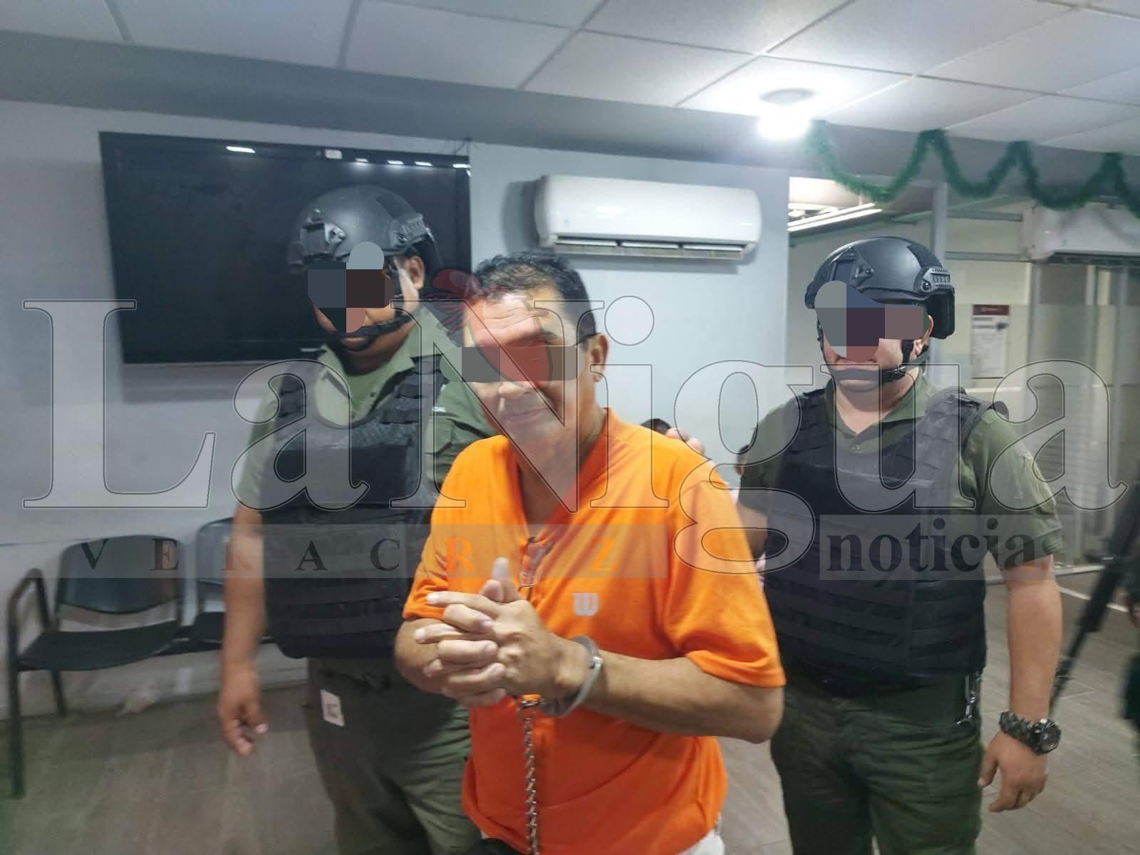 Juez descarta terrorismo contra Lafita León, pero lo sujeta a proceso y ordena resguardo domiciliario.