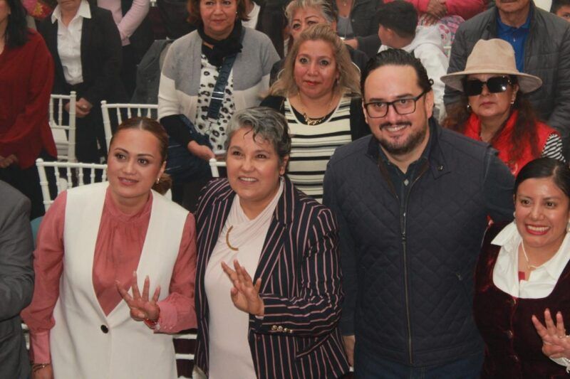 Ramón Elorza, dirigente nacional de Más Movimiento, y Luz María Hernández, presidenta del Comité Ejecutivo Estatal de Morena en el Estado de México