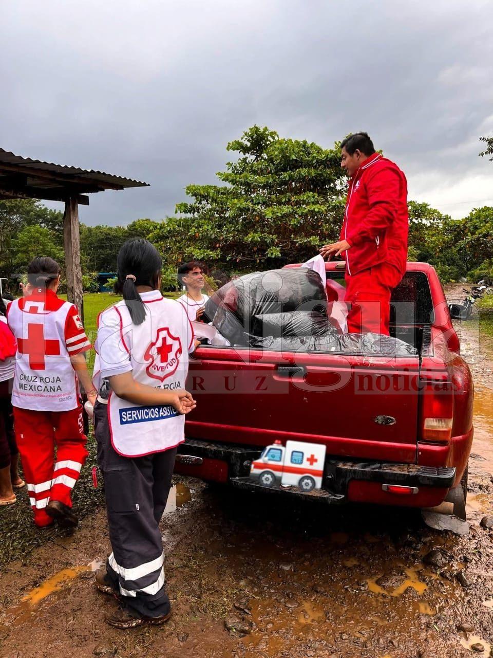 Brigada de la Cruz Roja lleva ayuda a damnificados de La Palma en Catemaco