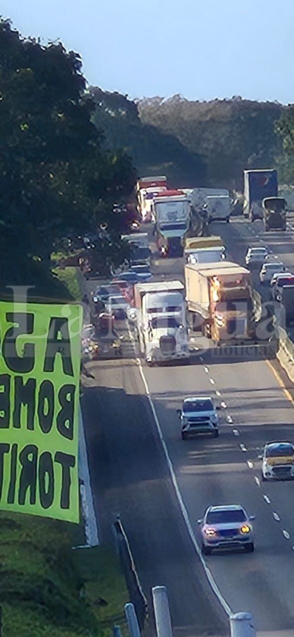ACCIDENTE MÚLTIPLE GENERA CONGESTIÓN VEHICULAR EN LA AUTOPISTA MÉXICO–VERACRUZ, A LA ALTURA DE CÓRDOBA