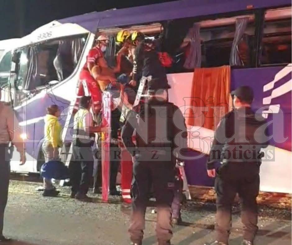 Trágico autobuzazo en fiestas decembrinas deja un muerto y más de 20 lesionados en Tamaulipas